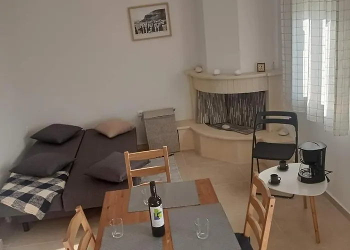 Vina's Stone House * Liménion