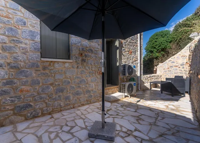 Vina's Stone House *