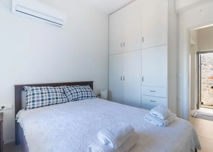 Vina's Stone House Limeni