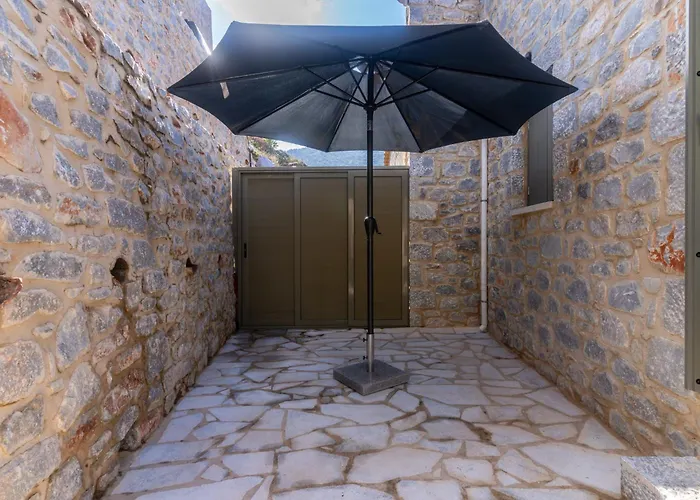 Vina's Stone House Holiday home Limeni