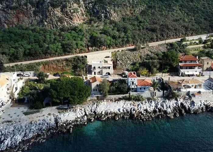 Holiday home Vina's Stone House Limeni