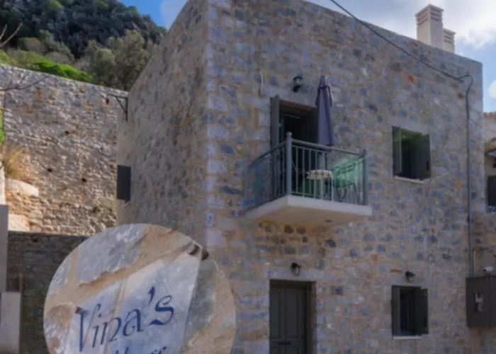 Vina's Stone House * Limeni